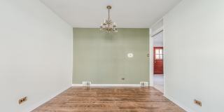 2531 W Howard Street Gallery 11