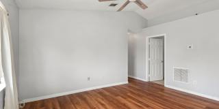 Winter Park 3 bedroom steps to shopping, dining. Gallery 7
