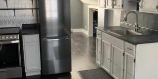 1113 Whitney Ave Gallery 1