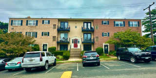 Sail into this 2BR 1BA at the Mayflower Condominiums in Alexandria includes utilities Gallery 1