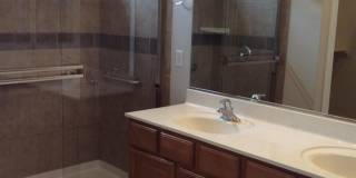 Nice 3 bedroom 2 bath home in Maricopa! Gallery 16