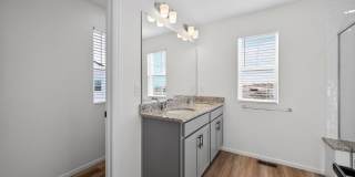 Spacious 4BR House with Beautiful Mountain Views! Gallery 25