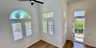 Beautifully Remodel Townhouse with AC & Two Car Garage! Beautifully Remodel Townhouse with AC & Two Car Garage! Gallery 9