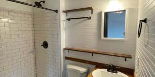 1/2 off 1 month-Charming Industrial 4 Bedroom/4 Bathroom Apartment in Pigtown, MD! Gallery 18