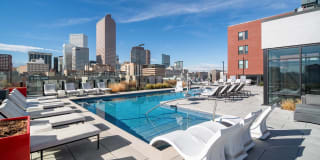 AMLI at Uptown Gallery 15