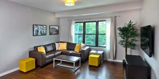 West Grand Avenue - Student Housing Gallery 7