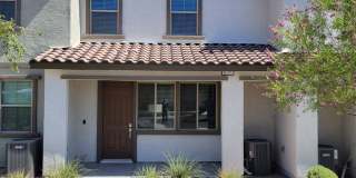 Beautiful 2 story with Roof Top Deck Gallery 1