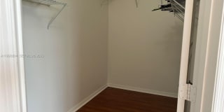 655 NE 193rd St Gallery 13