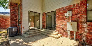 Beautiful Two-Story 3bed/2bath Townhome Available in Westside Norman!! Gallery 37