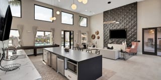 The Sophia Gallery 33