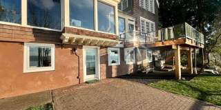 Private Waterfront Apartment Gallery 1