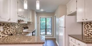 225 Twin Oaks Place Gallery 25