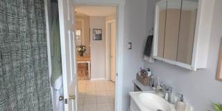 2344 W Barry Avenue Gallery 8