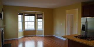 25575 AMERICA Square Gallery 10