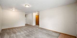 Spacious 3-Bed Duplex in Central Spokane — Washer/Dryer Included Gallery 3