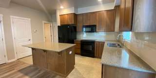 Rare Liberty Lake Townhome in Rocky Hill – 3 Bed, 2.5 Bath End Unit Available July 15th Gallery 7