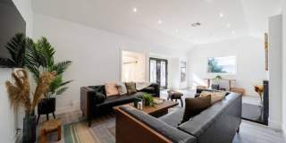 11331 Isleta St Gallery 66