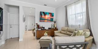 8781 NW 98th Ct Gallery 5