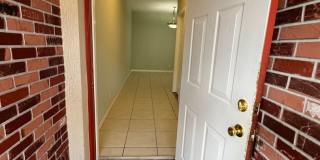 Lovely Townhome in Gate Community! Gallery 3