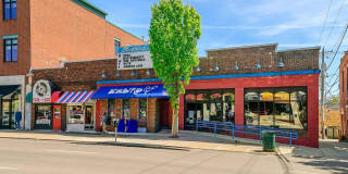 213 N Walnut Street Gallery 27