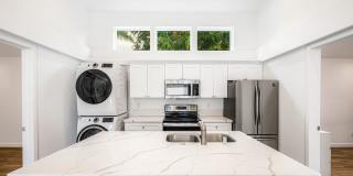 422 N Batavia St. Gallery 5