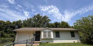 3 Bedroom Home Large Yard Gallery 1