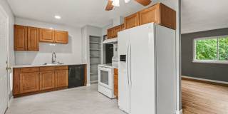 Spacious 4-Bedroom Home Near North Table Mountain Gallery 6