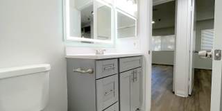 400-420 N. Oakland Ave. Gallery 50