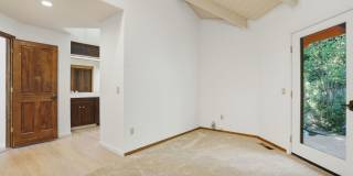 Spectacular 2 story home w/pool in Round Hill Country Club Gallery 23