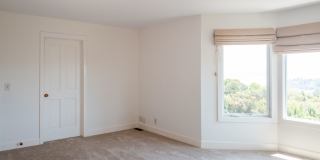 4BR/2.5BA 3,274sqft! STUNNING GG VIEWS!!! Yard! Spa! 4 Car Parking! Pet! PROGRESSIVE Gallery 25