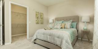 Edgewater Apartments Gallery 9