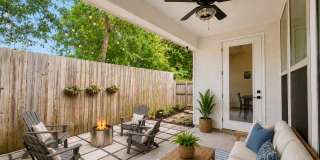 Custom Home Off Tiger Bend|Great Location Gallery 16