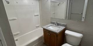 Large 2 bed 1 bath Duplex in Dundee! Gallery 14