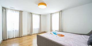 20 Fairmont St Gallery 17