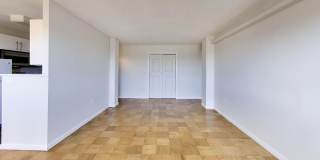 Amazing Location - 1Bed/1Bath Condo - Assigned Parking Gallery 4