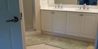 MOVE IN SPECIAL $500 off 1st MONTHS RENT— Furnished or Unfurnished! Lakeview Elegance in Porto Vista 2 Bed / 2 Bath Condo with Private Garage Gallery 5