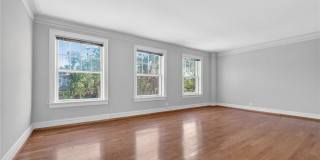 5510 Waterman Boulevard Gallery 10