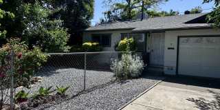 Spacious Duplex in Anderson w/ Yard! Gallery 1