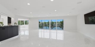 877 NE 195TH Street Gallery 3