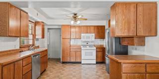 Spacious 3-Bedroom Home with Oversized Garage Space! Gallery 4