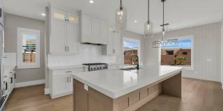 Custom 6 Bedroom Home in Great Location. Gallery 8