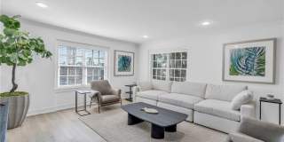 271 Broad Ave S unit: 203 Gallery 1