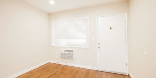 1215 Granville Ave. Gallery 14