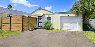 1704 Oak Street Gallery 1