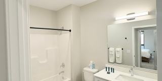 Fully Furnished 1 bedroom with Den! Short Term Lease Available Gallery 9