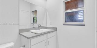 424 NE 4th Ave Gallery 33