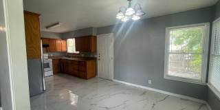 Priced to Rent- 3/1.5 Nice update! Accepting Sec 8 Gallery 6