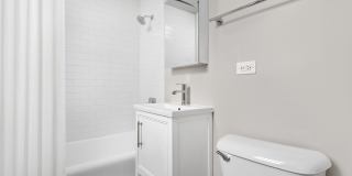 Reside at Belmont Harbor Gallery 14