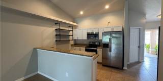 1020/1022 NE 8th Place Gallery 15