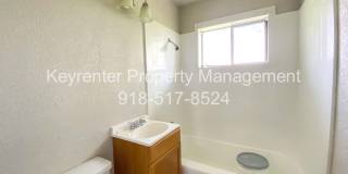 Spacious 3 Bedroom with Updated Kitchen - Vouchers Welcome Gallery 12